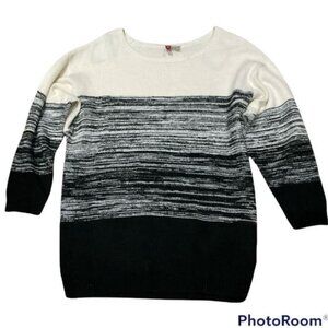 H M divided over size sweater size Medium